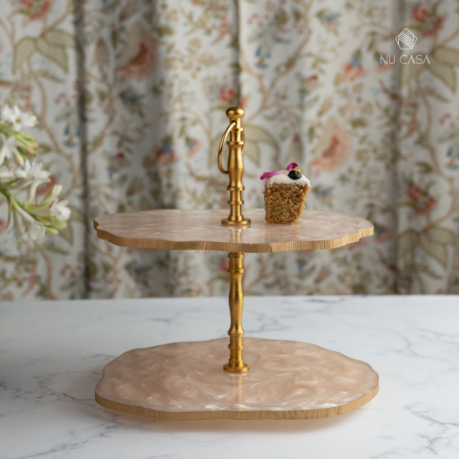 Resin-Cake-Stand